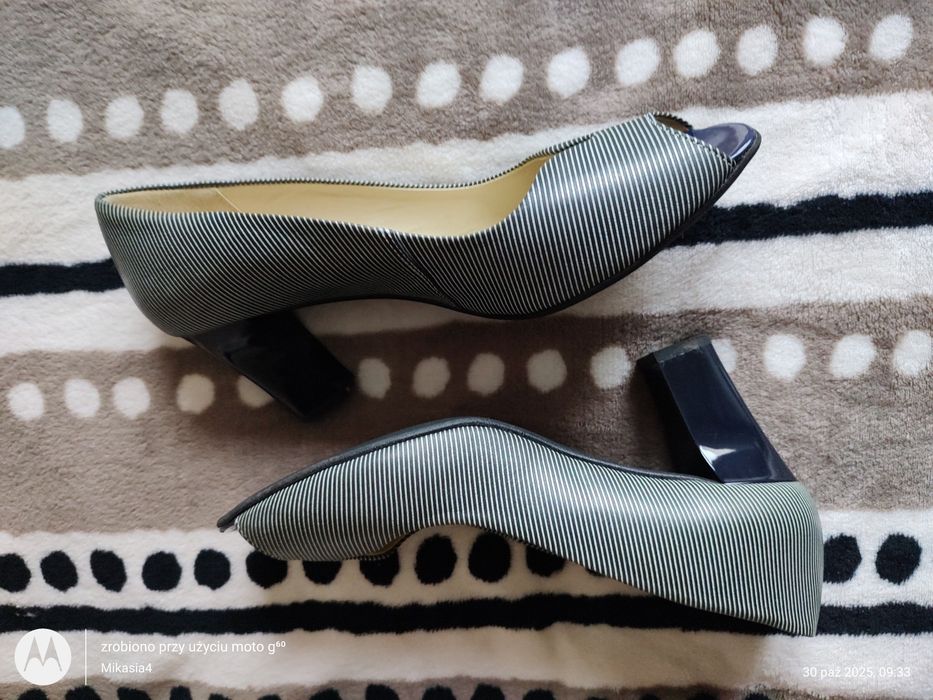 Czółenka skórzane