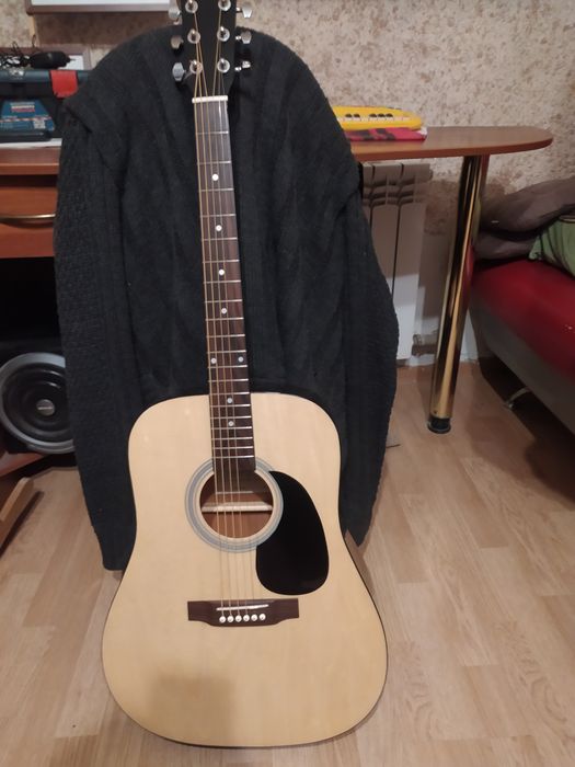 Продам аккустическую гитару