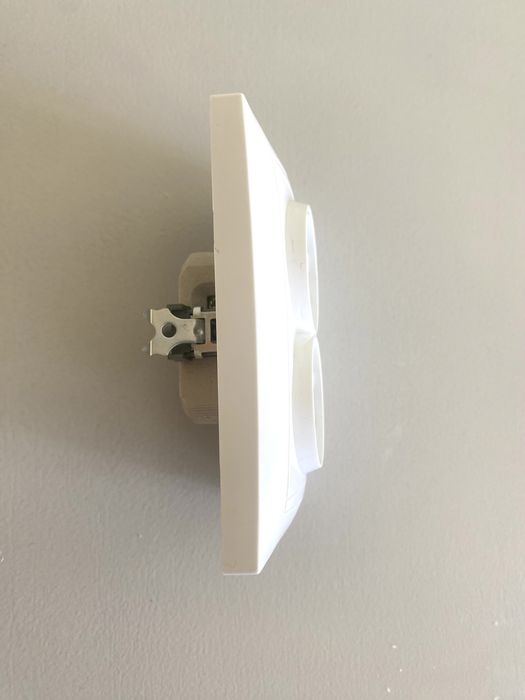 Розетка подвійна