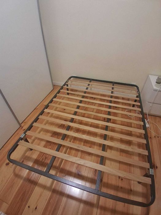 Estrado cama casal c/ pernas 140 x 190 cm