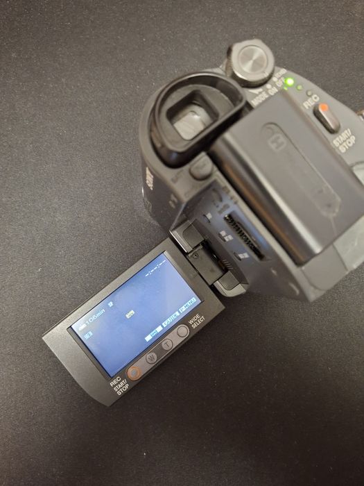Продам видеокамеру SONY HANDYCAM DCR-HC48E