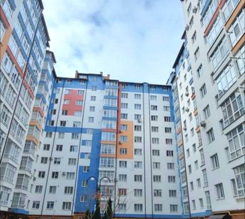 Продам ЗДАНУ 3к.квартиру в новобудові поруч з парком