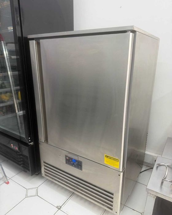 Blast Chiller / Abatedor de temperatura 10 GN 1/1 – Semi-novo 2022
