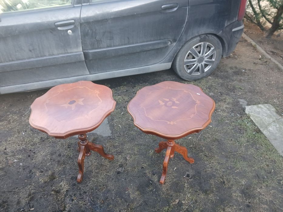 Piękny zestaw 2  stoliczków