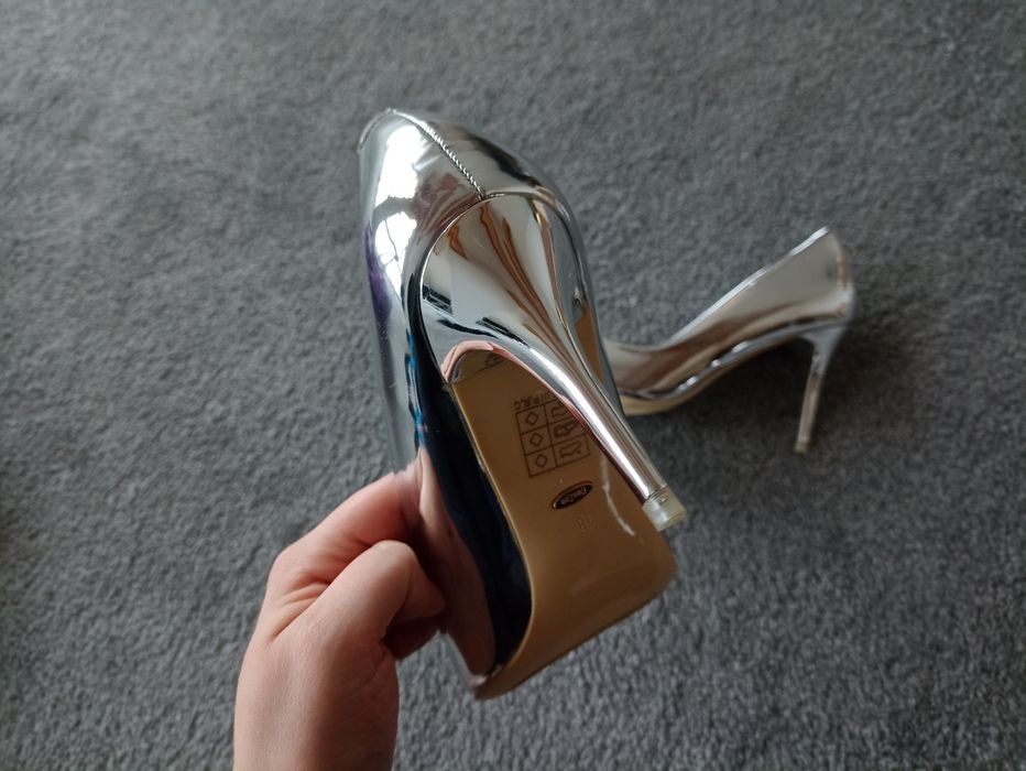 Sprzedam szpilki rozmiar 38