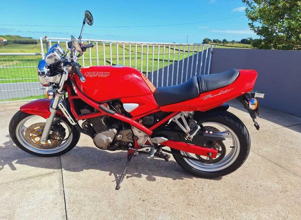 Suzuki bandit 400