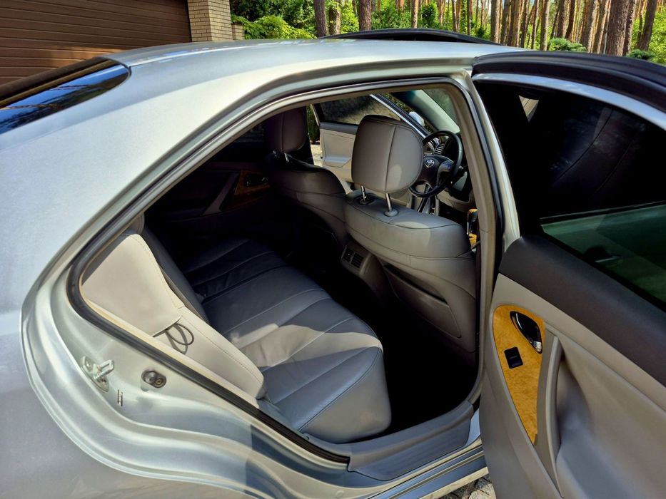 Продам срочно Toyota camry XLE