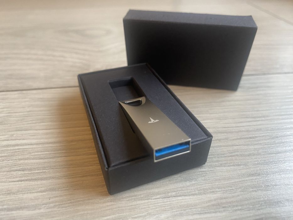 Nowy Oryginalny pendrive Tesla USB 128 GB Okazja