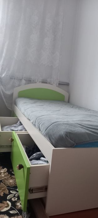 Дитячі меблі(комплект)