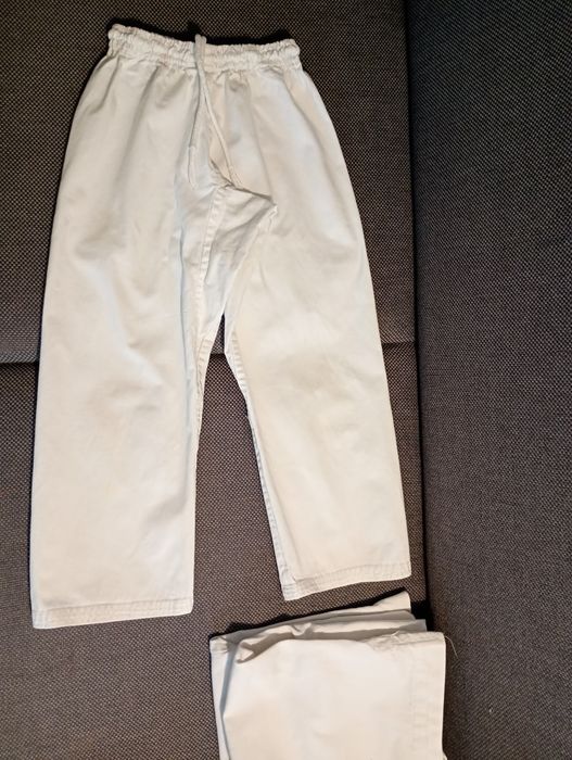 Kimono karatega kiyokushinkai rozm 130 cm wzrostu