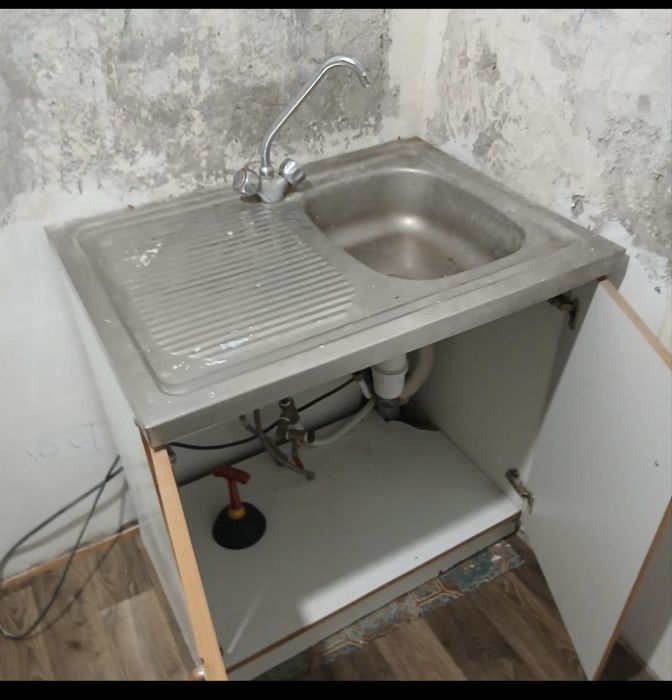 Мойка кухонная с тумбой