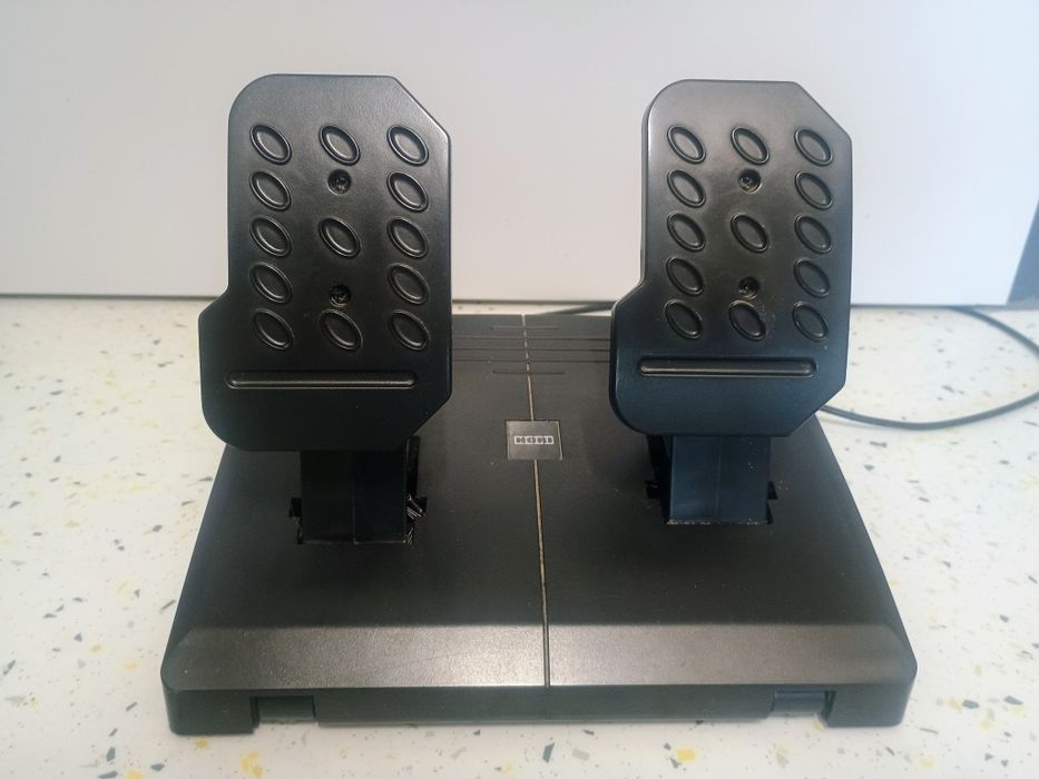 Hori Racing Wheel Apex – komplet z pudełkiem