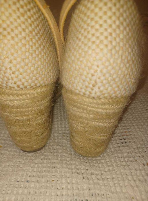 Sandálias de cunha nude da Seaside com palmilha em pele