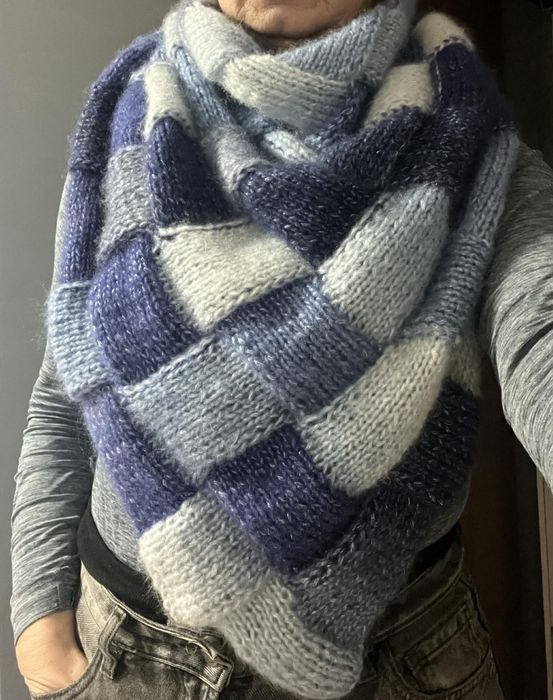 Chusta na drutach. Szal.