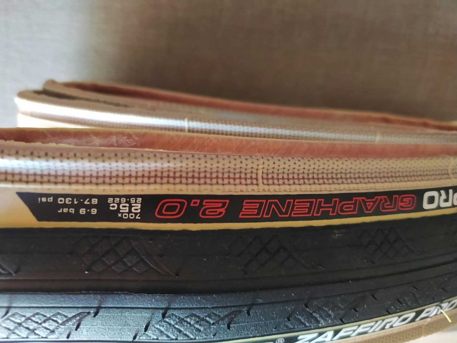 Pneu estrada Vittoria zafiro pro graphene 2.0   700*25  novo