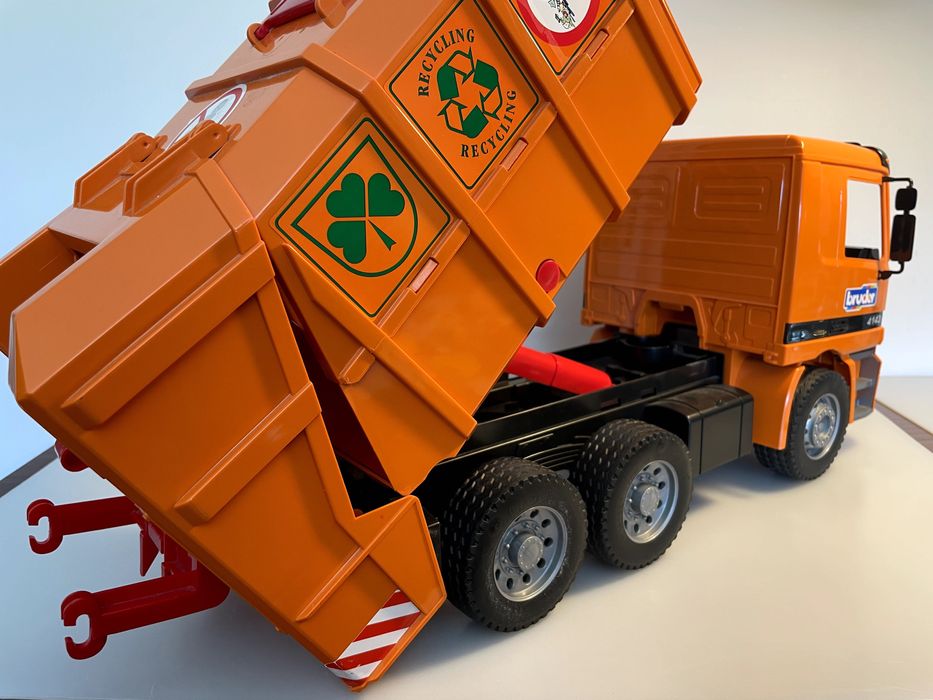 Mega Camião Multifunções