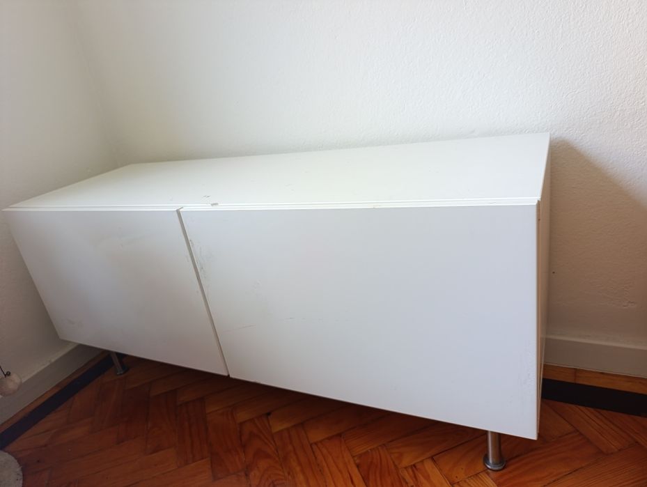 Estante IKEA Besta
