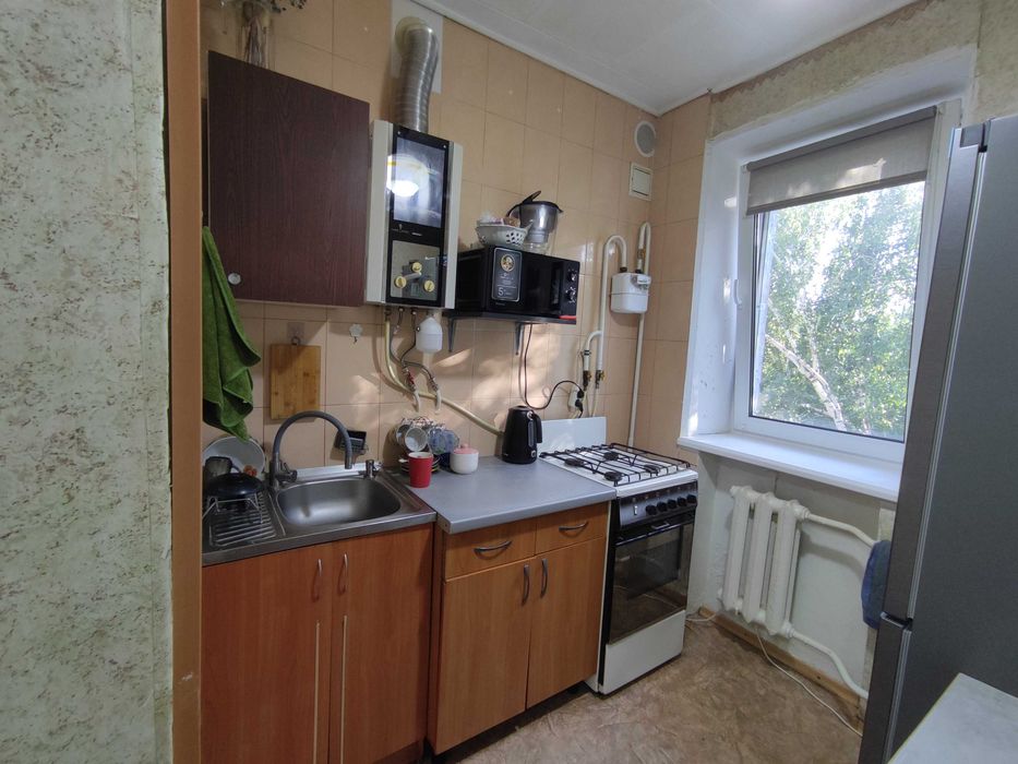 ПРОДАЮ 2-кім. Квартиру в гарному стані р-н ринок Нива