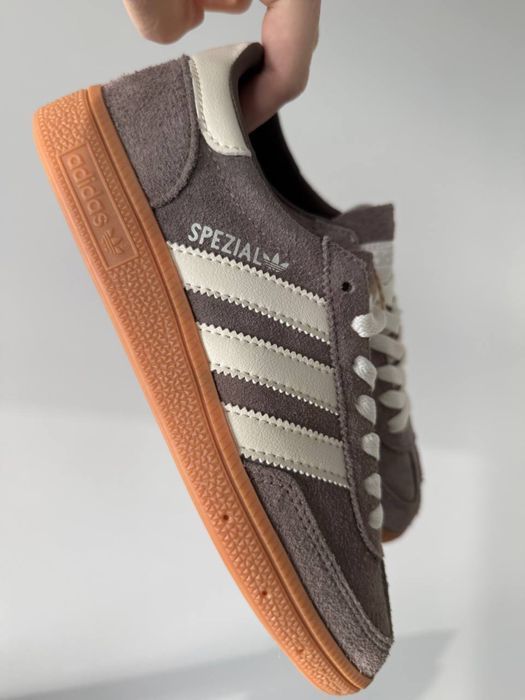 Adidas Spezial Handball Light Brown жіночі кросівки адідас спеціал адідас спешл
