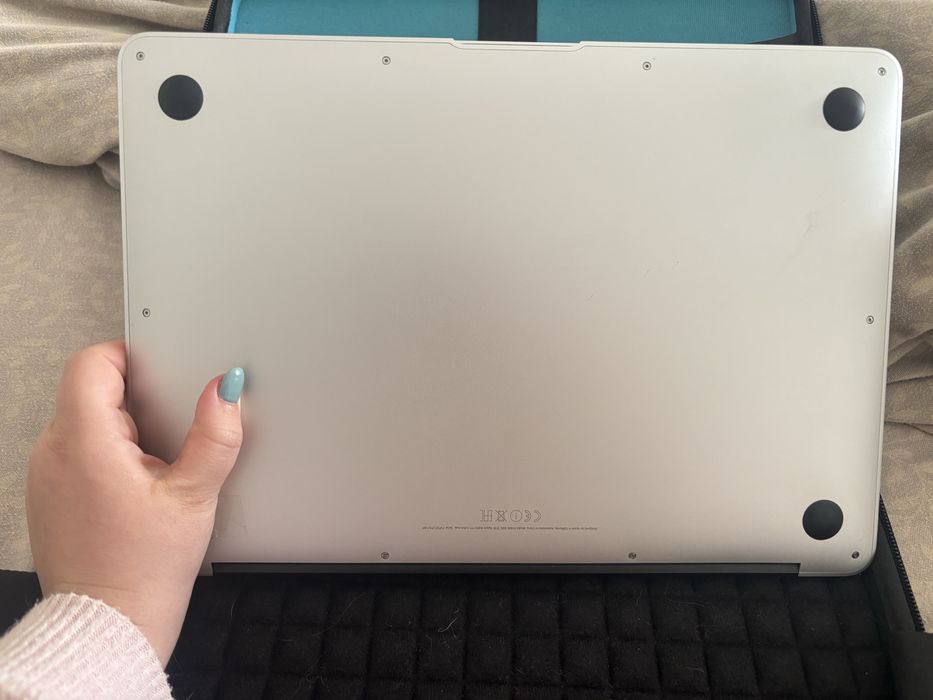 Mackbook Air 2017484760400671559684