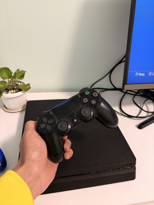 Playstation 4 slim