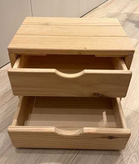 Mesa de cabeceira em pinho natural – estilo rústico