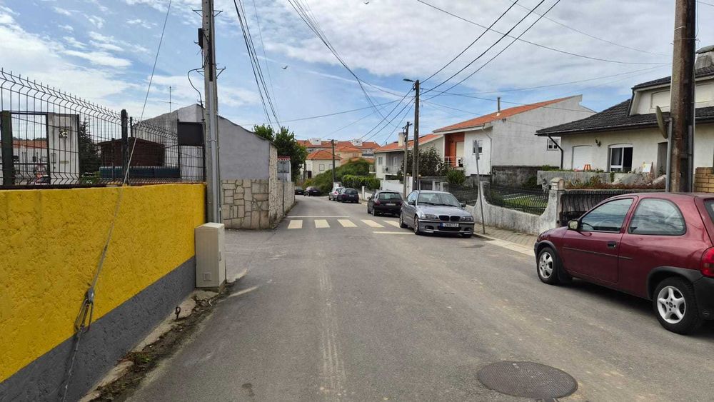 Arrendamento de garagem na Rua Escola de Vila Chã, 239 Gaia