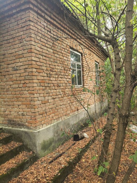 Продам будинок у селі Зіньків Хмельницької області.