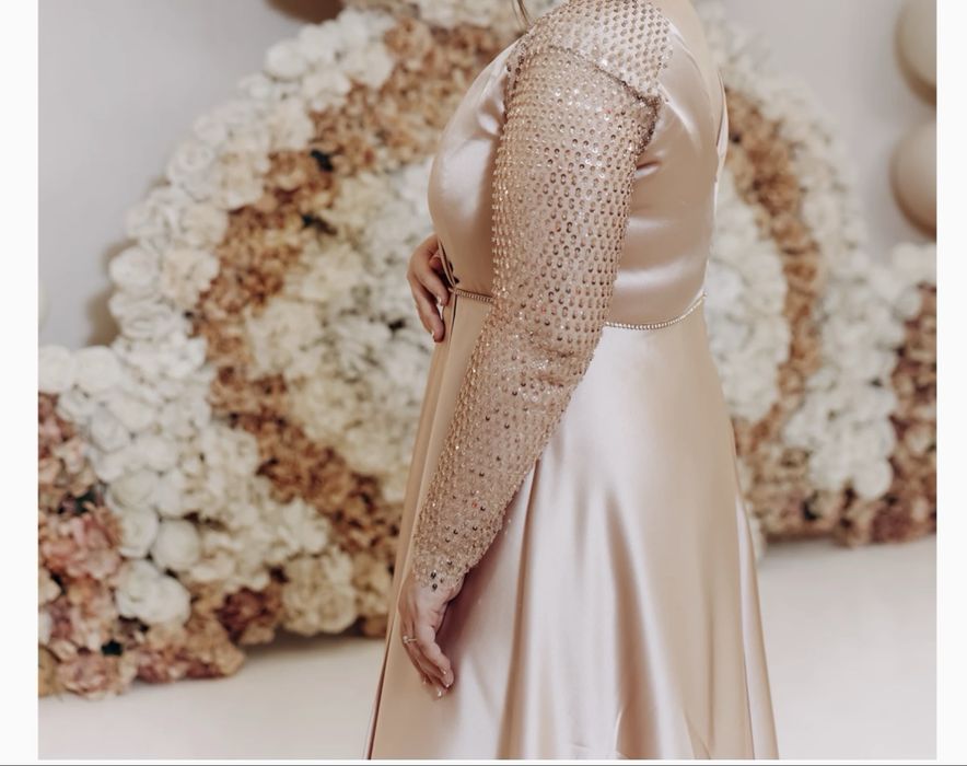 Продається гарна вечірня сукня