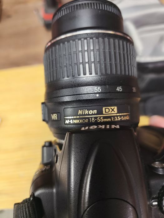 Фотоапарат Nikon D5000