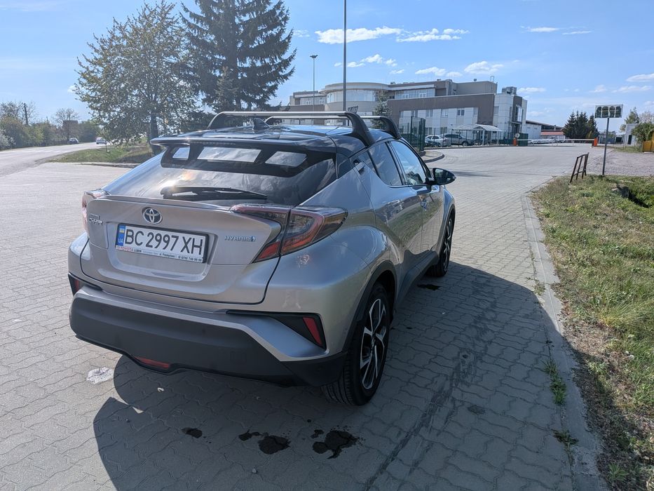 Toyota CH-R 1.8 гібрид