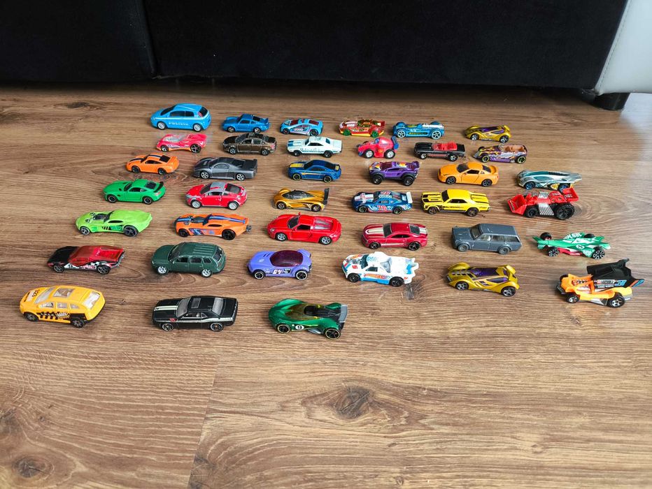 Zestaw samochodzików