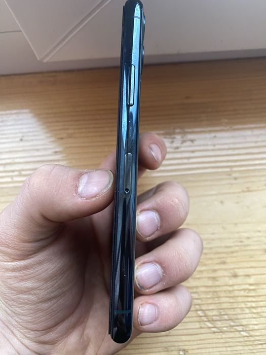 Продам айфон 11 про