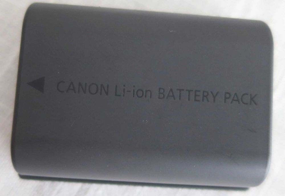 Carregador e bateria originais para Maquina Filmar Canon Legria HF R17
