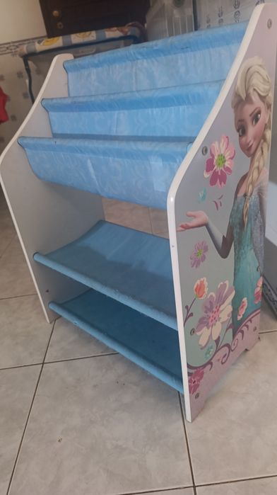 Vendo Estante/Livros da Disney!