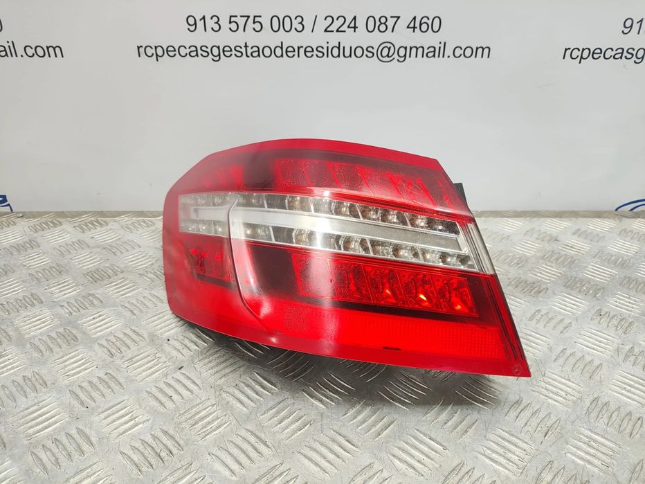Farolins Tras Traseiros Esquerdo Direito Originais LED Mercedes Benz