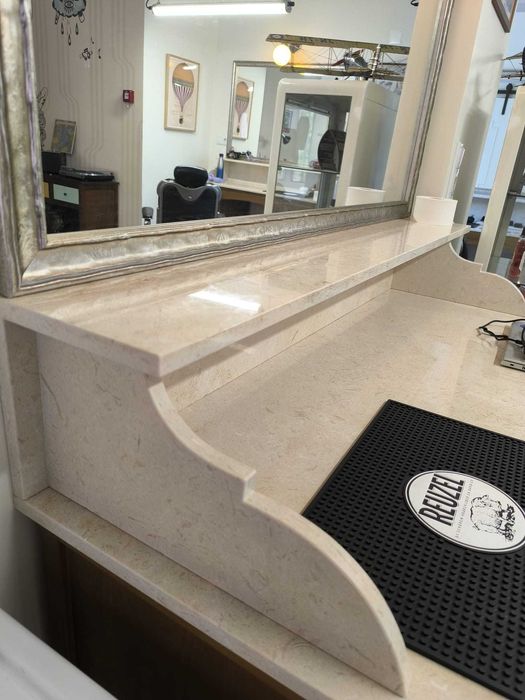 Cadeiras barbeiro TAKARA BELMONT semi-novas