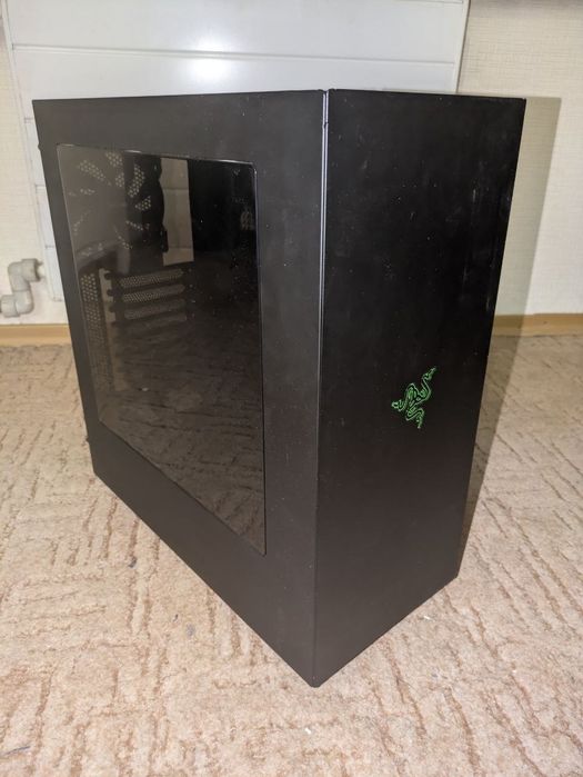 Продам или обменяю срочно!!! корпус NZXT S340 Razer + блок питания Chieftec Chieftronic PowerPlay Gold GPU-550FC.