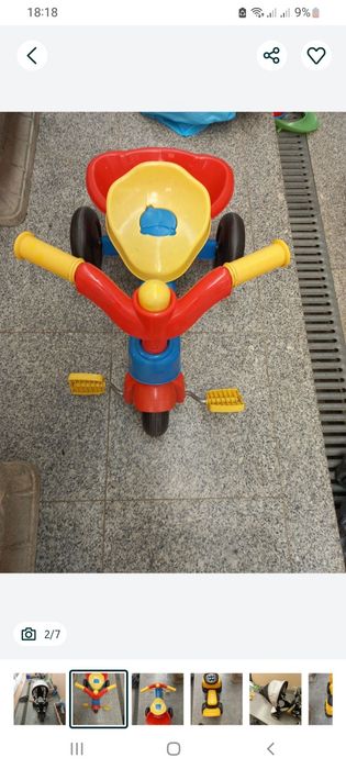 Triciclo de criança e andador