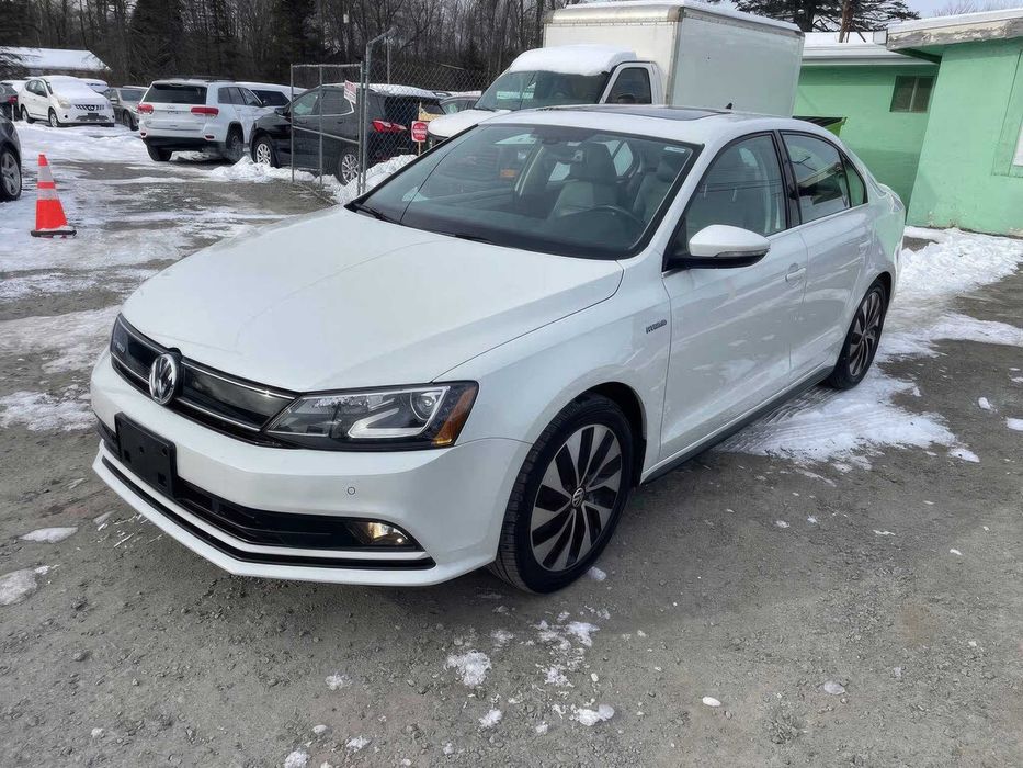 Volkswagen Jetta SEL Premium      2016