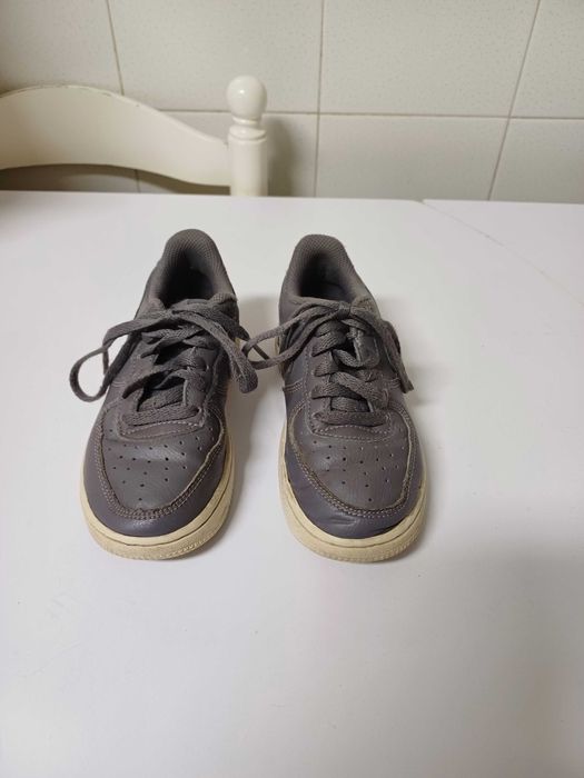 Ténis NIKE cinzentos Nº28