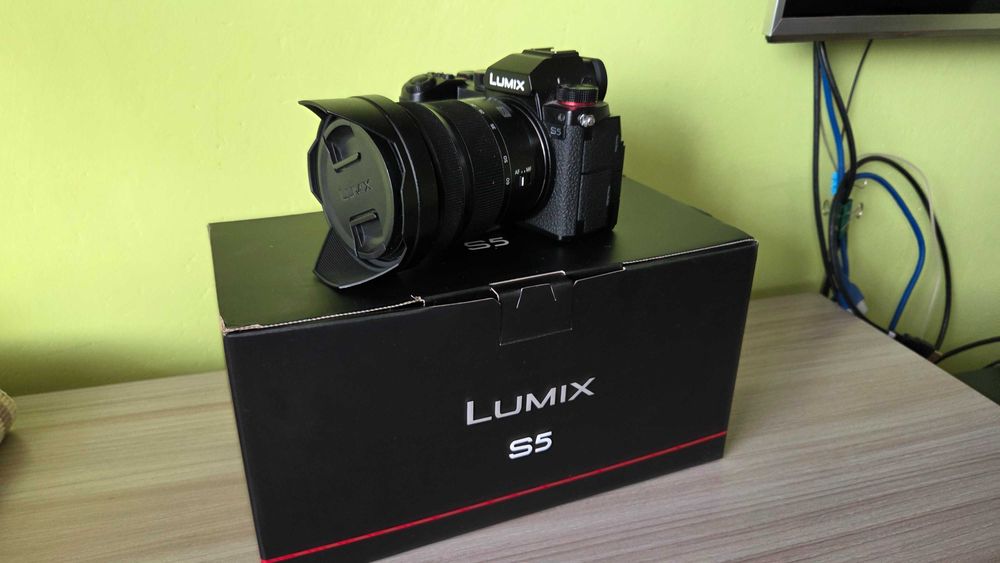 Lumix s5 + obiektyw 20-60 + mikrofon