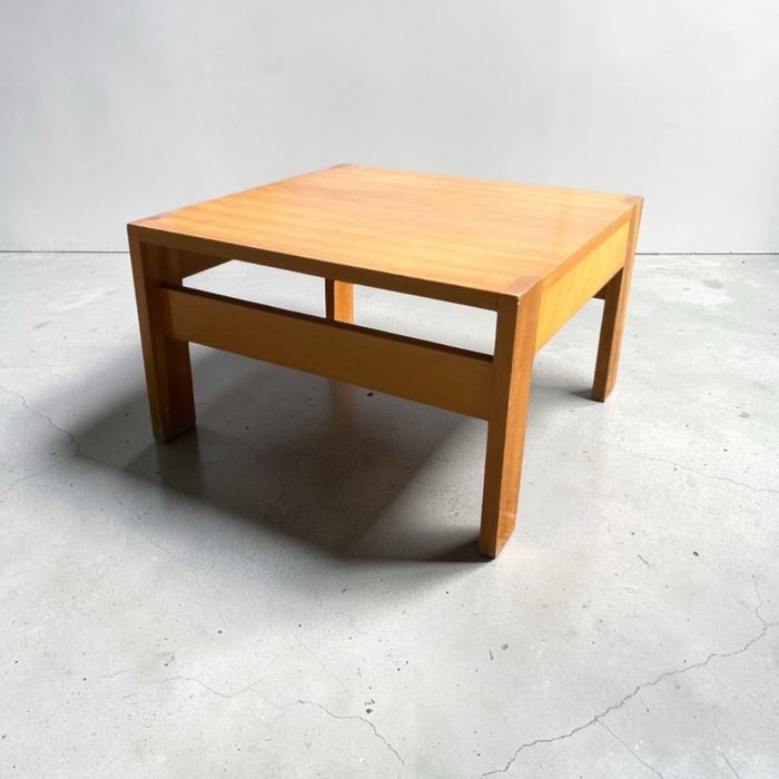 Mesa de centro / apoio olaio