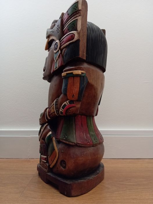 Escultura azteca Maya