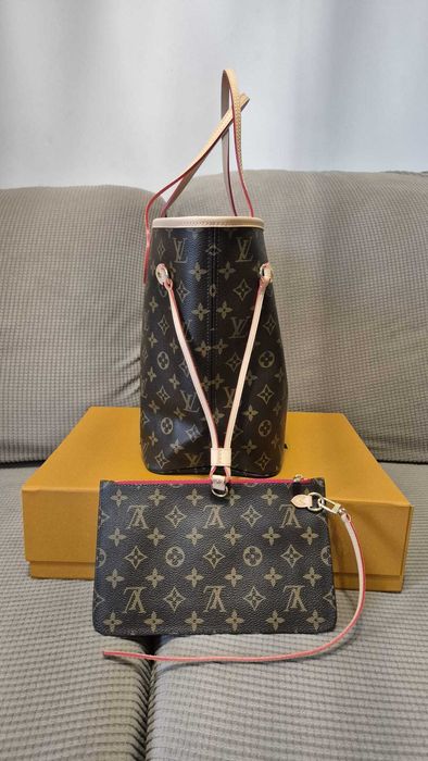 Louis Vuitton Neverfull MM na versão Monogram Canvas.