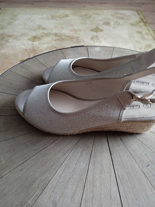 Nowe espadryle na koturnie