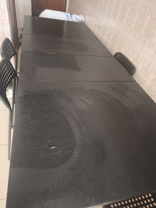 Mesa de cozinha preta