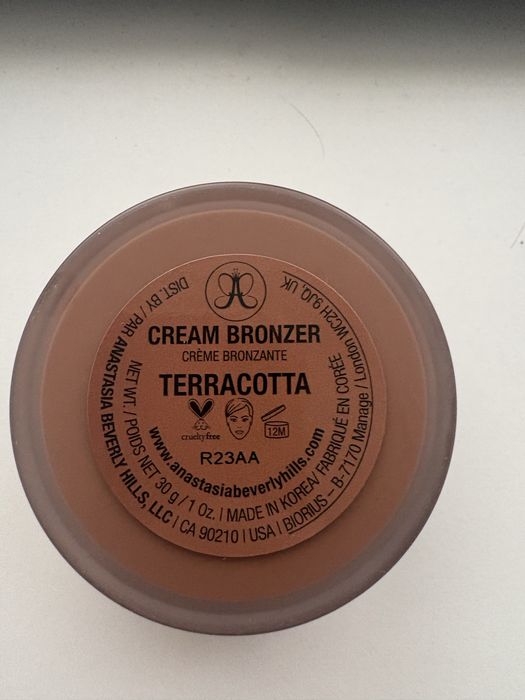 Anastasia Beverly Hills kremowy bronzer