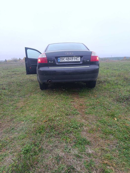 Ауді а4 автомобіль
