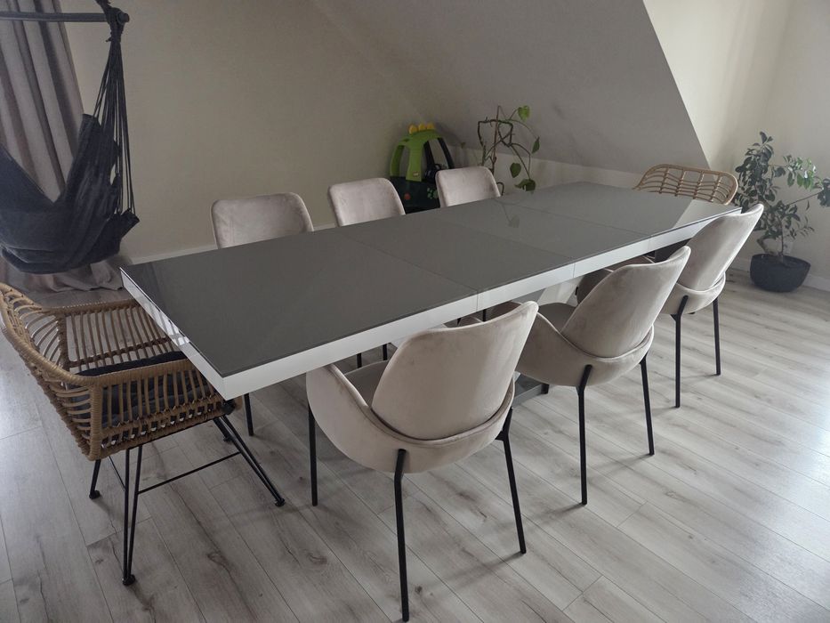 Szary stół do jadalni połysk 160 260 białe nogi victoria jadalniany